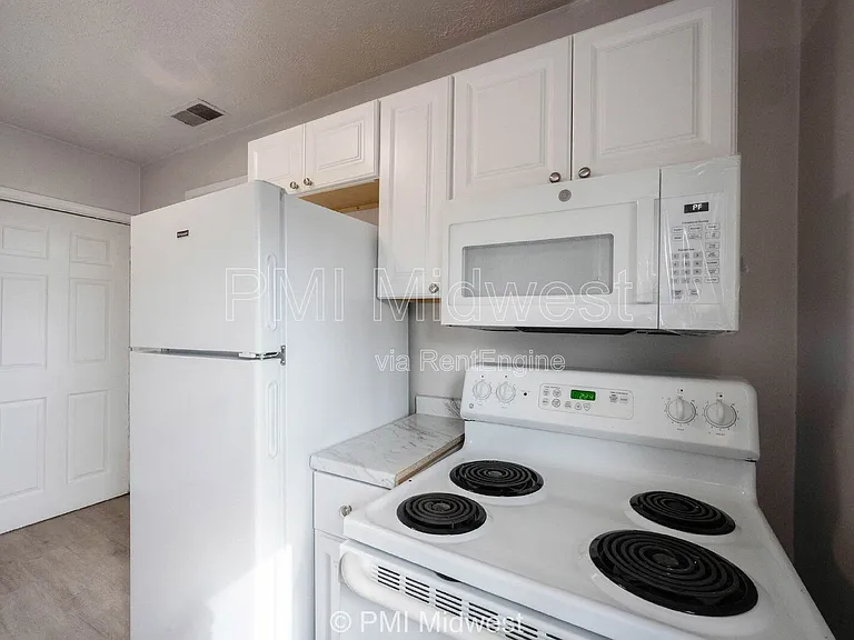 2211 E New York St #B — Photo 6