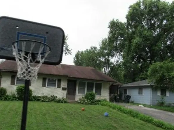 4114 N Park Dr, Belleville, IL 62226