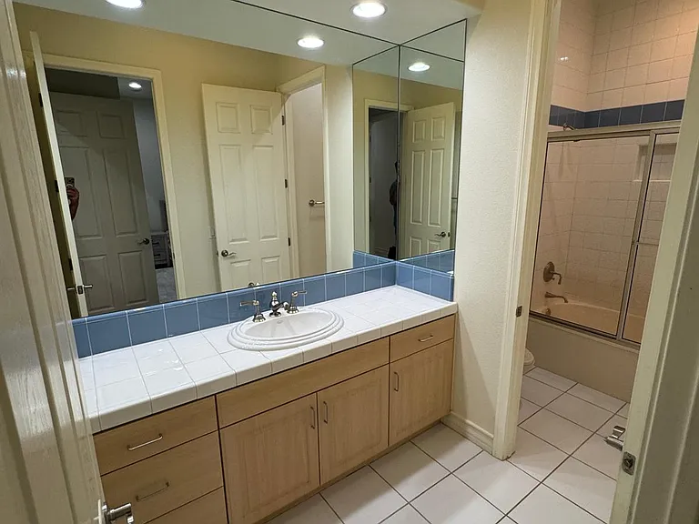 5 Chopin Ct — Photo 44
