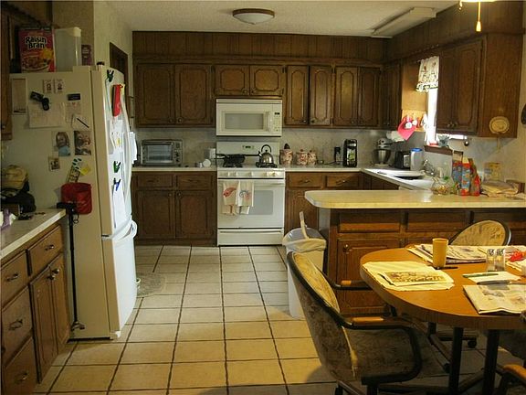 2nd image of 200 Grissom Dr