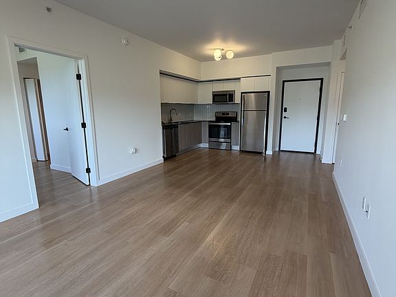 3rd image of 960 E 23rd St #29