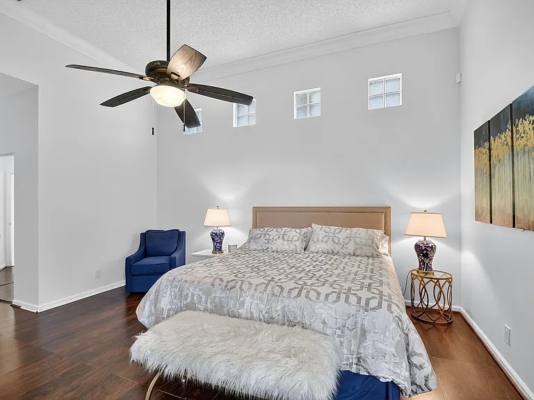 4553 Barclay Fair Way — Photo 24