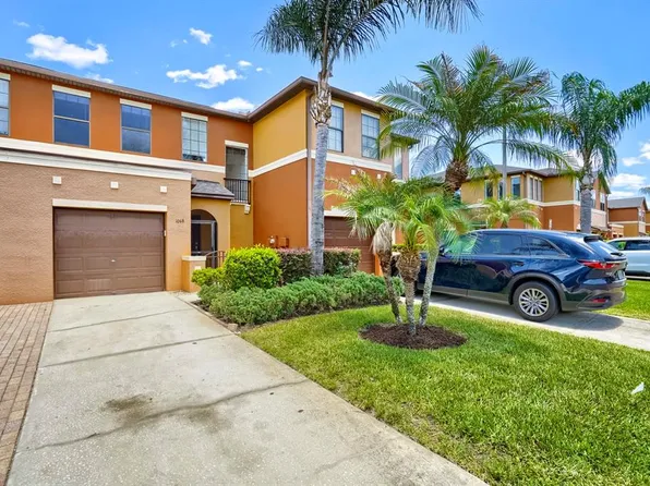 1048 Tullamore Dr, Zephyrhills, FL 33543