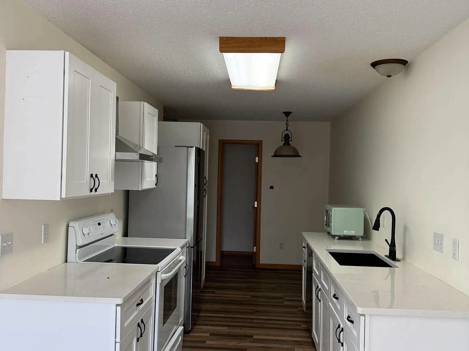 3 bed, 1606 sqft, $2,350 — Photo 2