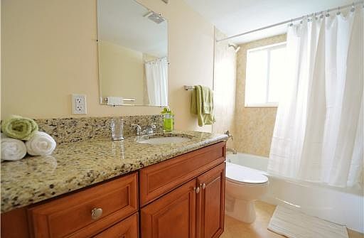 3rd image of 3221 NE 8th St APT 203
