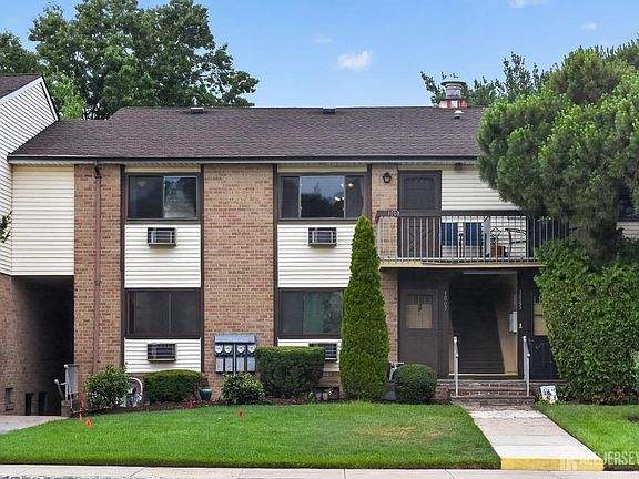 2nd image of 1008 Cricket Ln