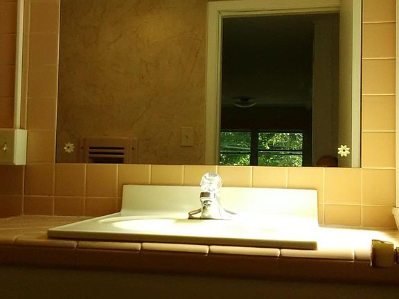 5th image of 632 2nd St APT B