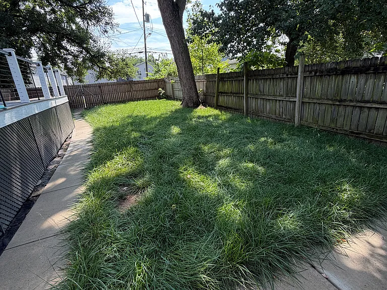 1262 Indianola Ave — Photo 28