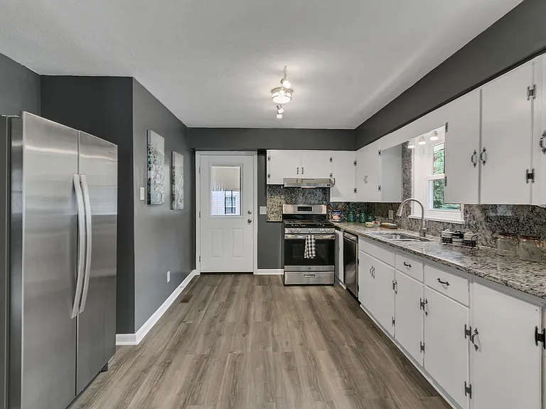 1013 Madison St — Photo 2