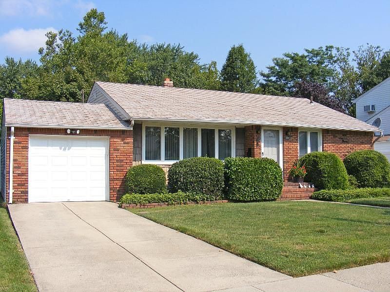1st image of 241 Dartmouth Dr
