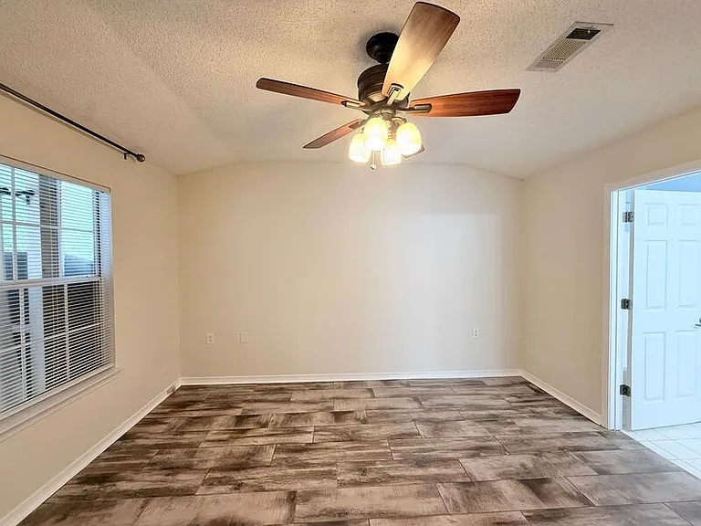 2313 Shoal Creek Dr — Photo 6
