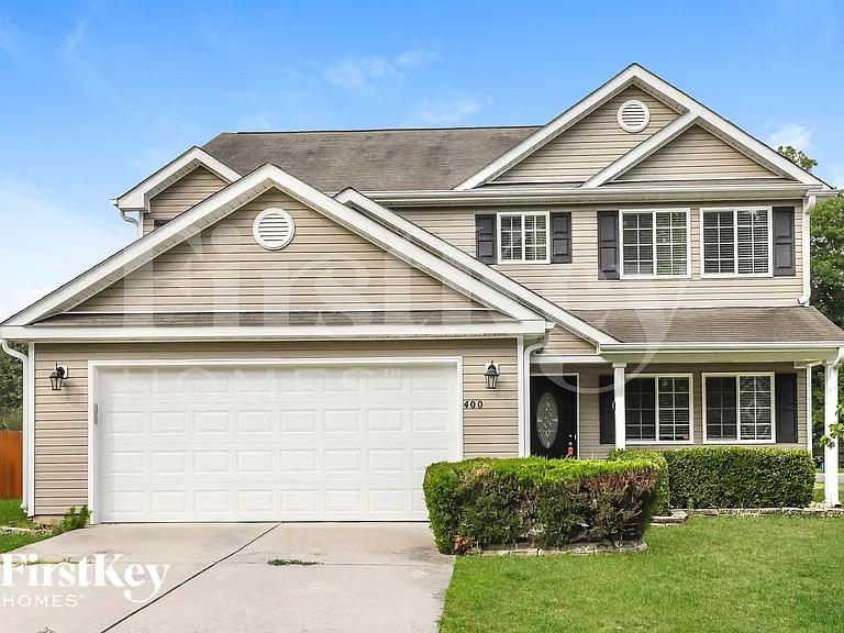 400 Walnut Crossing Dr — Photo 1