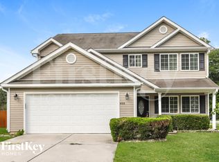 400 Walnut Crossing Dr, Whitsett, NC 27377