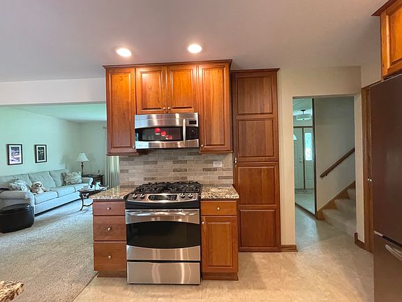 5th image of 138 W Chicago Ave
