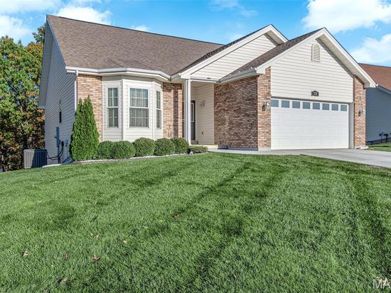 218 Fiddlecreek Ridge Rd, Wentzville, MO 63385