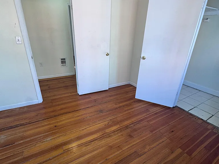 4 Gray St #2 — Photo 6