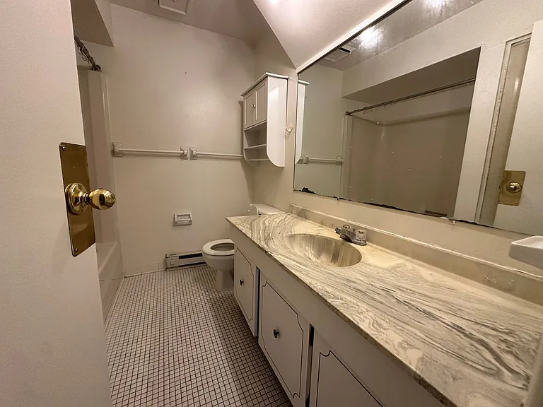 University Park Apartments near Cornell University — Photo 418