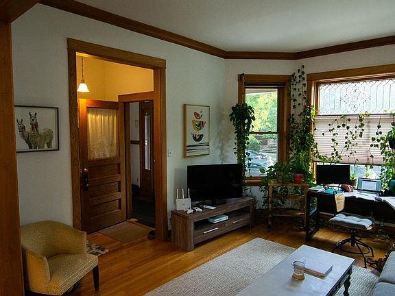 4th image of 3916 N Kildare Ave #1