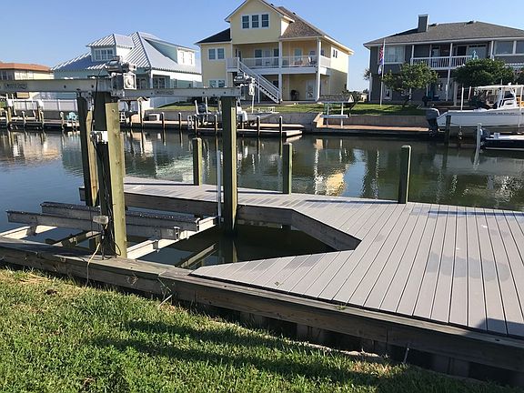 4th image of 208 Lands End St