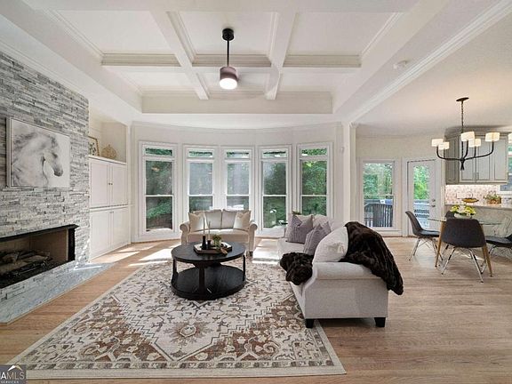 5th image of 2599 Brookline Cir NE