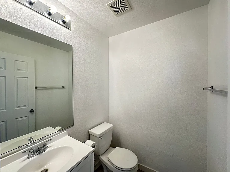 8222 Amphora St — Photo 20