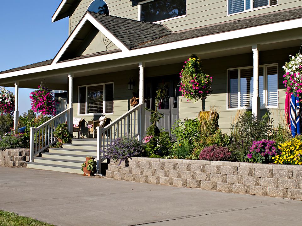 Beautifully Landscaped Front