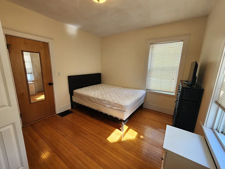 66 Brook St #2C — Photo 3