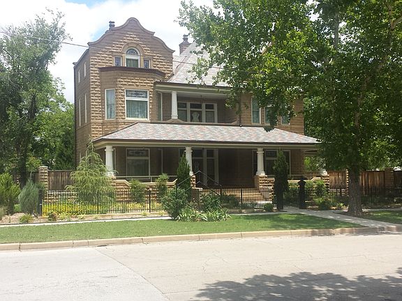 5th image of 409 NW 6th St