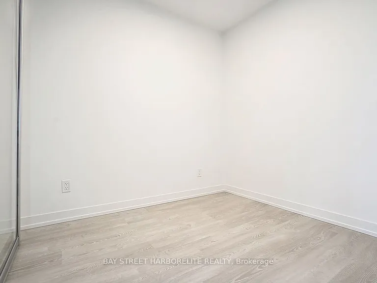 35 Parliament St #227 — Photo 18
