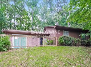 800 Hemingway Rd, Stone Mountain, GA 30088