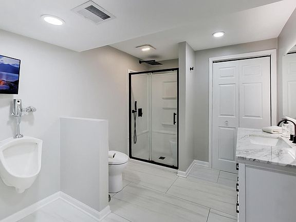 3rd image of 4322 25th STREET