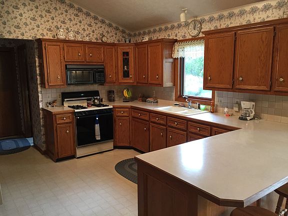 5th image of 7193 Rolling Hills Dr