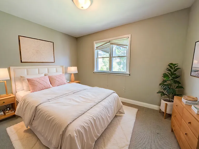 106 Haig St — Photo 12