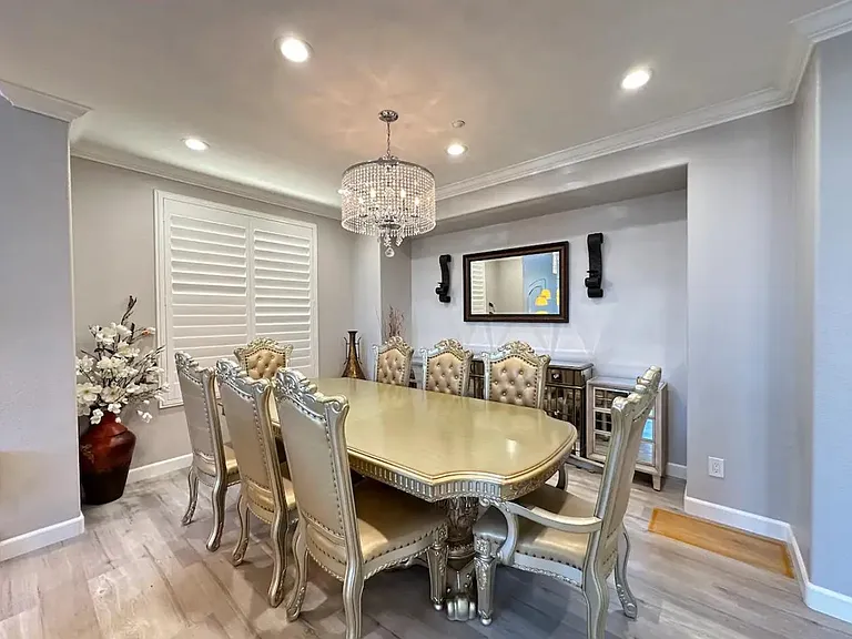 11496 Bridgeway Dr — Photo 2