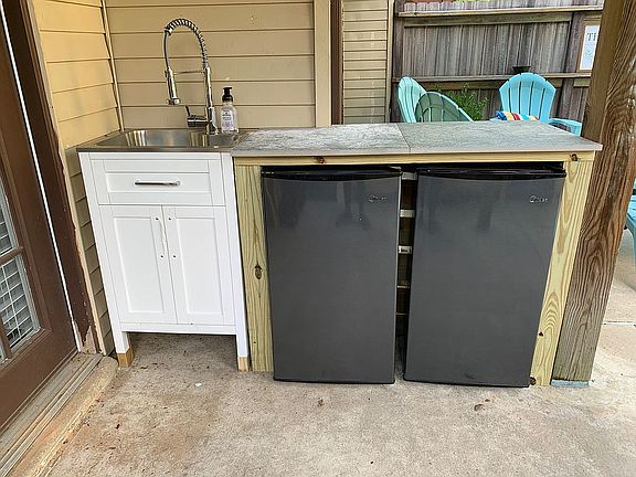 outdoor kitchen 