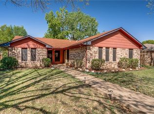 2142 Swallow Ln, Lewisville, TX 75077