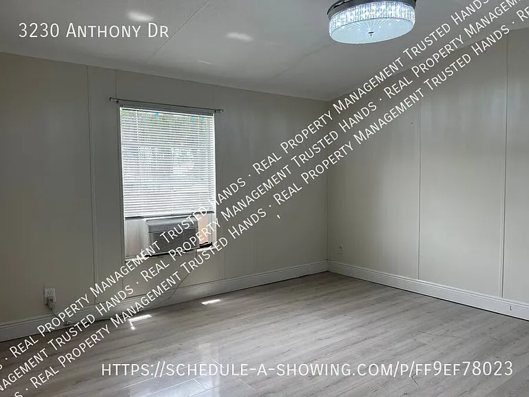 3230 Anthony Dr — Photo 17