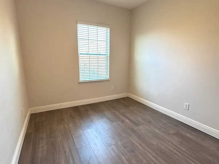 12784 Garridan Ave — Photo 22
