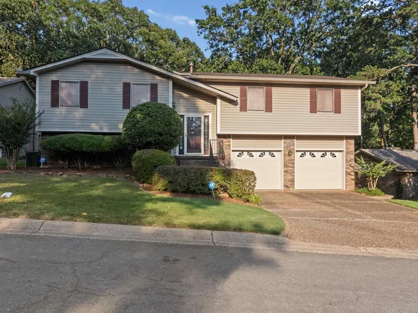 9920 Echo Valley Ct, Little Rock, AR 72227