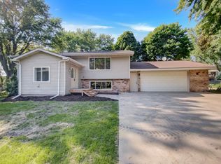 375 Lund Ave NE, Spring lake park, MN 55432