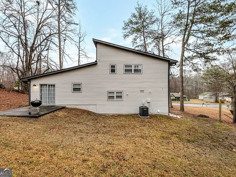 3715 Clearwater Dr — Photo 24