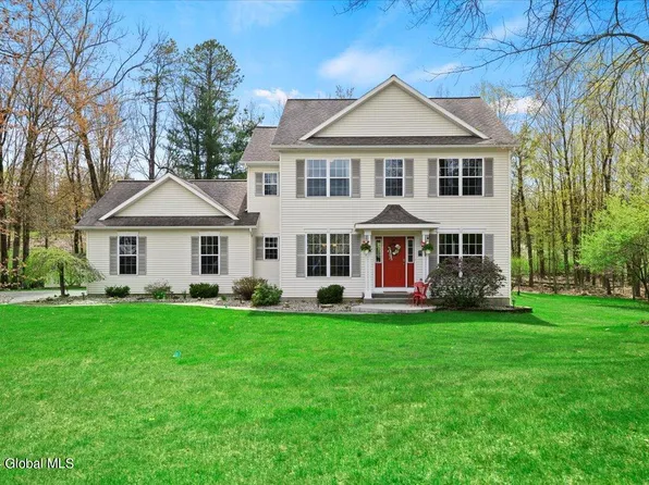 10 Roberts Court, Gansevoort, NY 12831