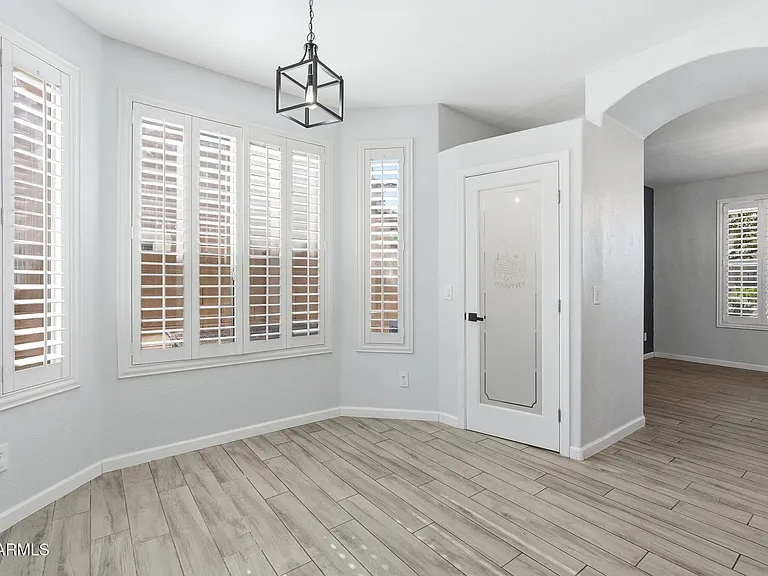 11402 W Alvarado Rd — Photo 14
