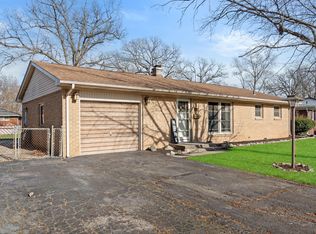 411 Softwood Dr, Hobart, IN 46342