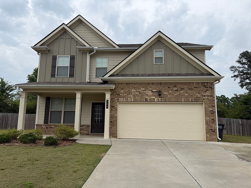 1st image of 206 McGinnis Cir
