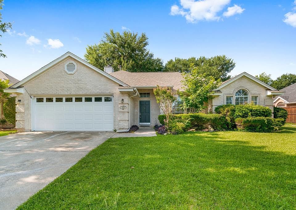 1109 Greenwood Ct, Hurst, TX 76053 Zillow