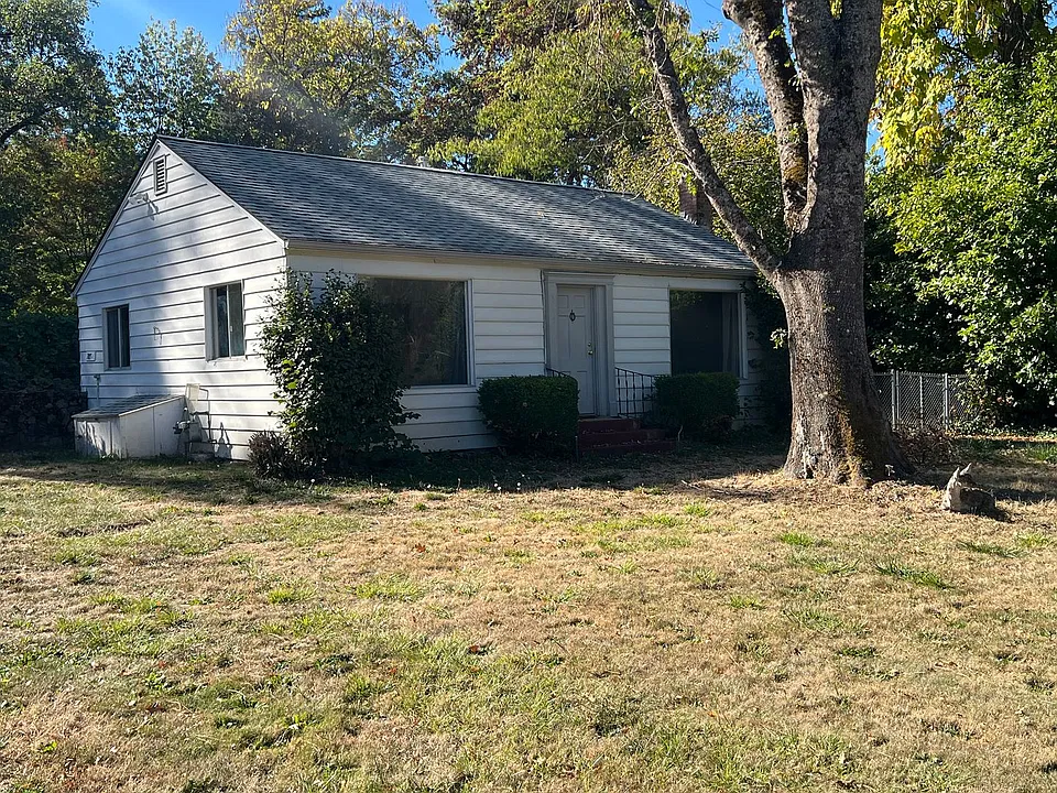 7015 Rogue River Hwy