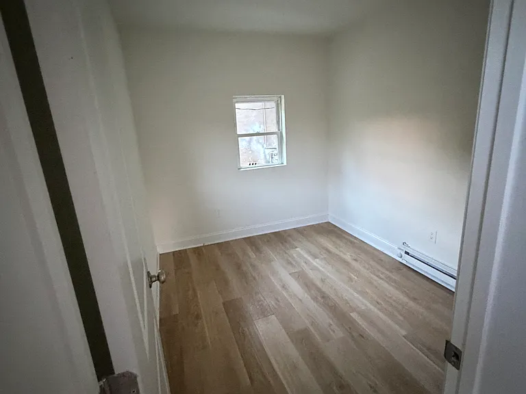 212 N Franklin St — Photo 7