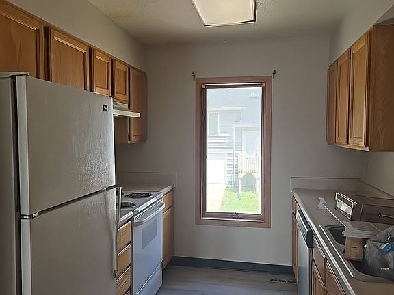 2nd image of 930 23rd Ave APT C