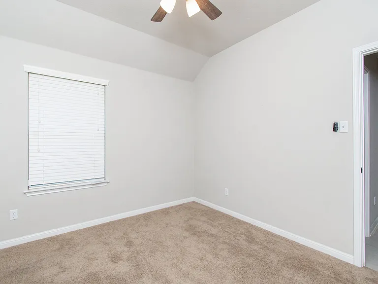136 Mistflower Ln — Photo 14